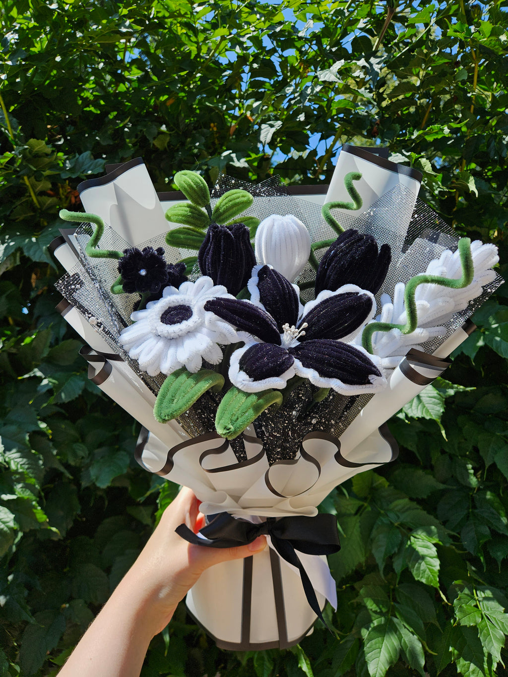 Pipe Cleaner Flower Bouquet - Black & White
