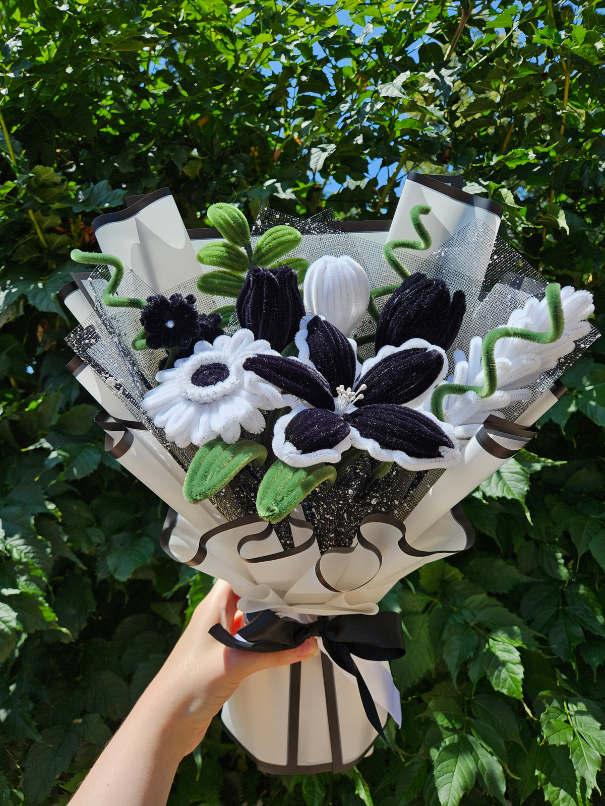 Pipe Cleaner Flower Bouquet - Black & White