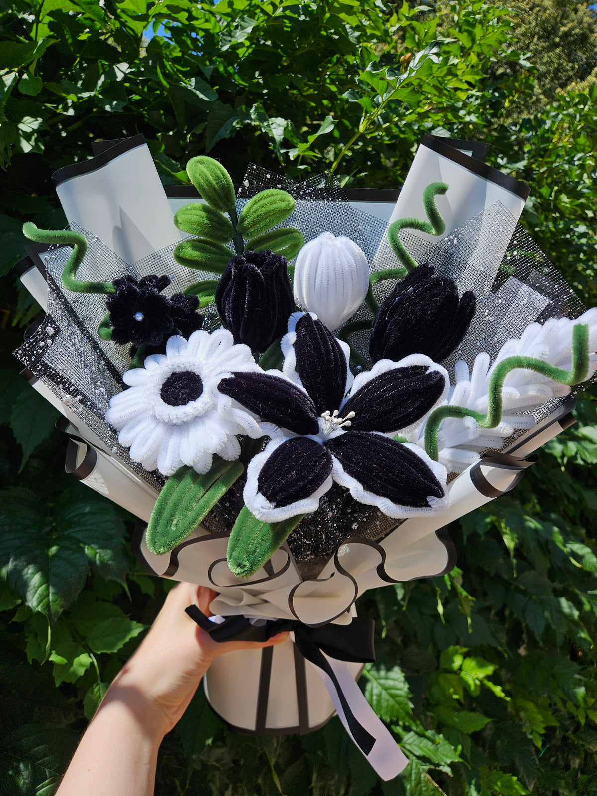 Pipe Cleaner Flower Bouquet - Black & White