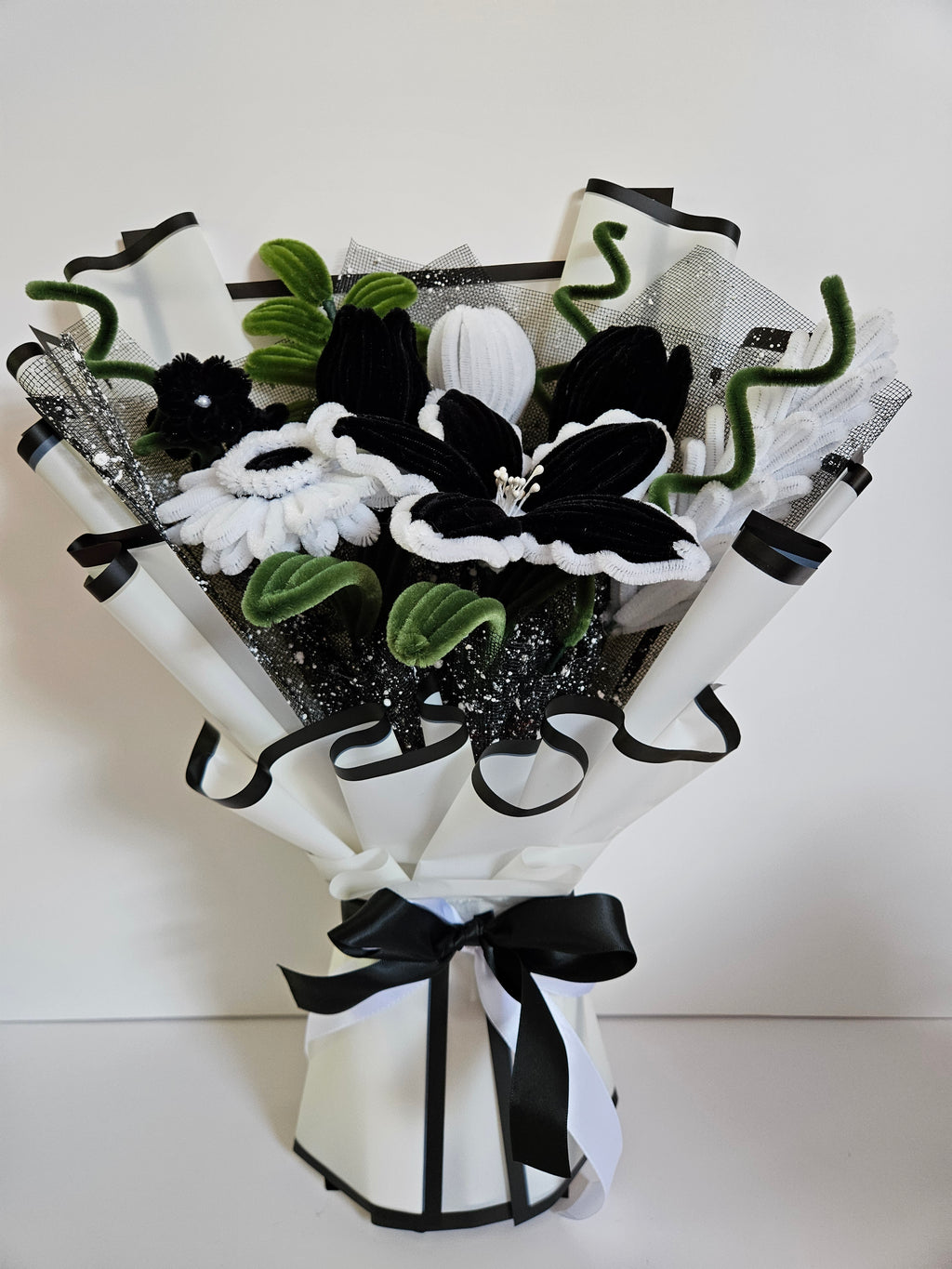 Pipe Cleaner Flower Bouquet - Black & White