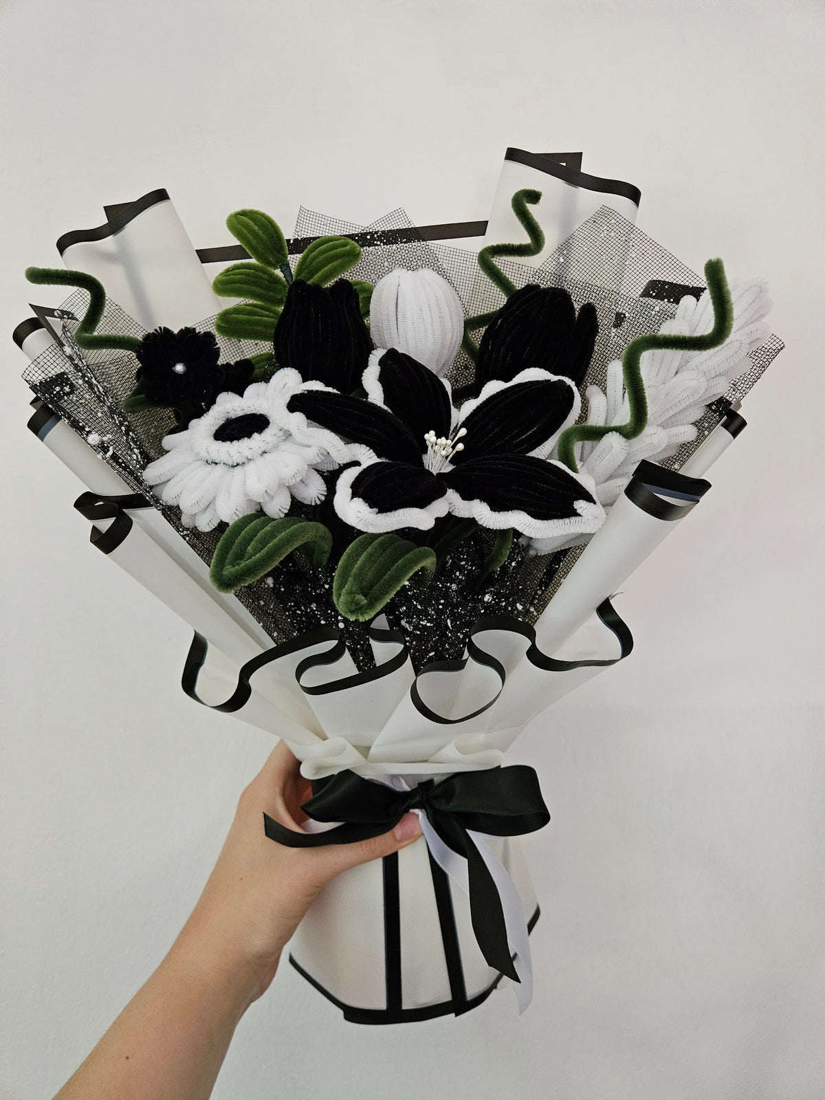 Pipe Cleaner Flower Bouquet - Black & White