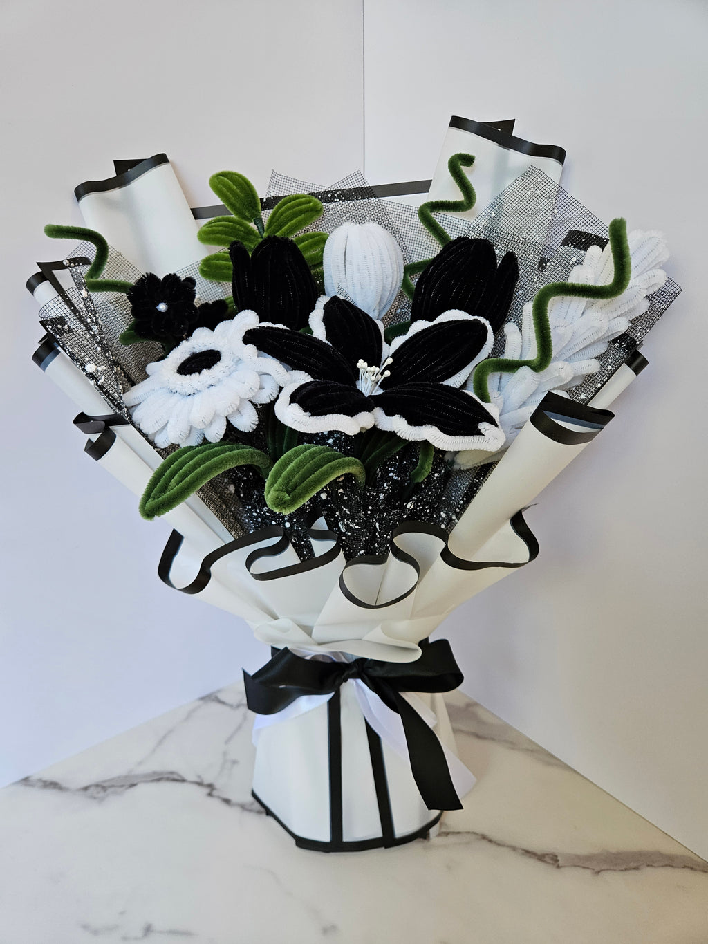 Pipe Cleaner Flower Bouquet - Black & White