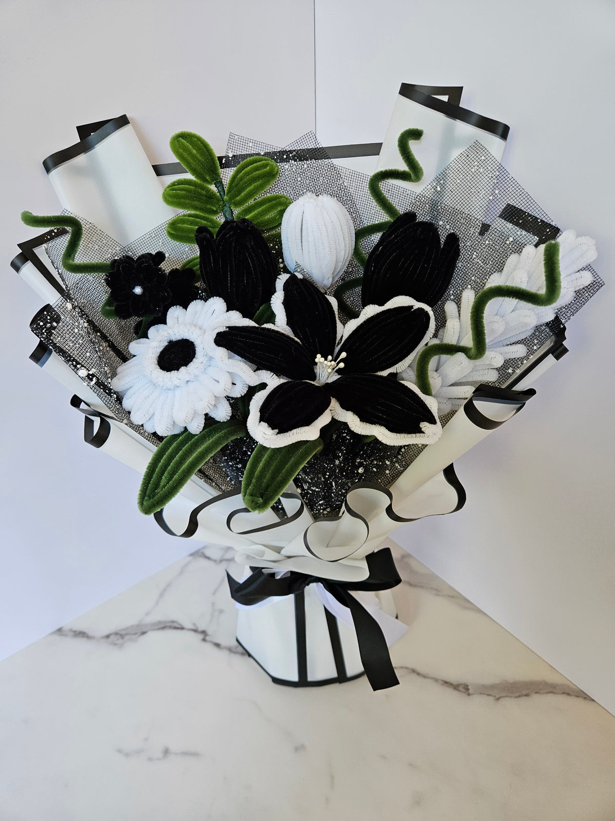 Pipe Cleaner Flower Bouquet - Black & White